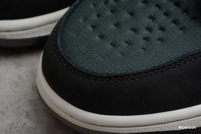 DB2889-001 BLACK ELEMENT GORE-TEX GREY 1 RETRO HIGH JORDAN PARTICLE 0925